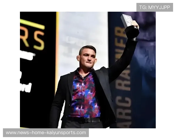 UFC地面锤拳造成重创:极致战斗中的致命武器