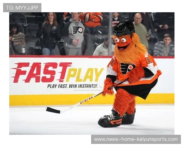 冰球比赛吉祥物乱入抢镜