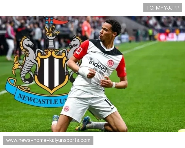 尤文伊令底线突破后横敲助攻令人惊叹,足球艺术的完美展现