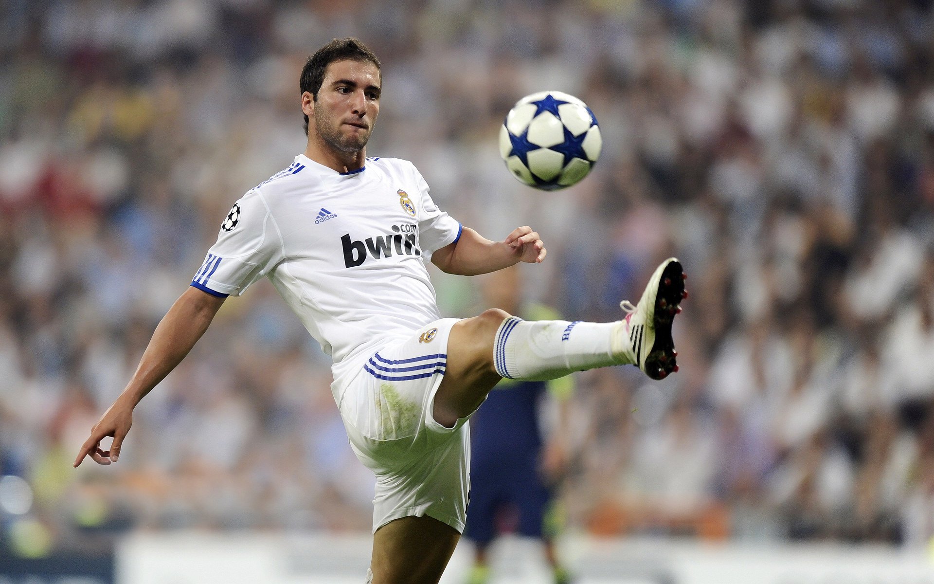 英超焦点战曼城客场2比1力克纽卡斯尔 哈兰德一传一射状态火热，英超-曼城2-0纽卡